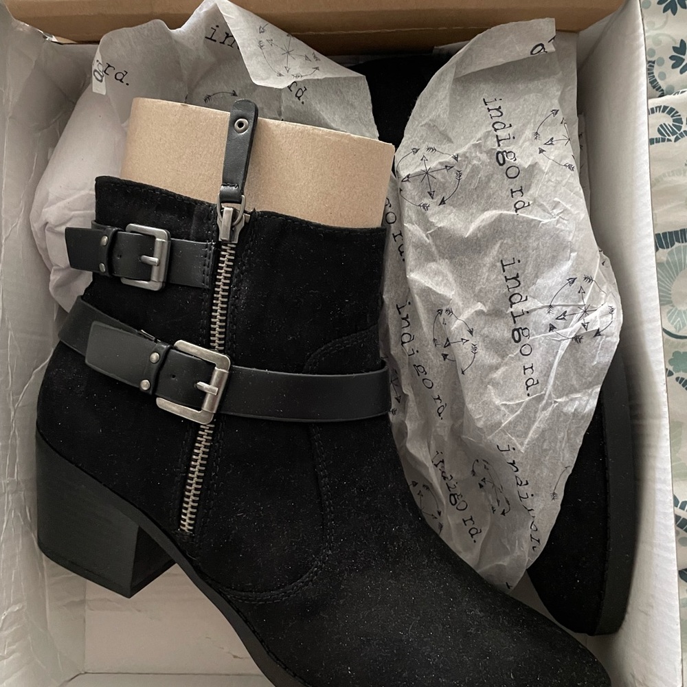 New black boots